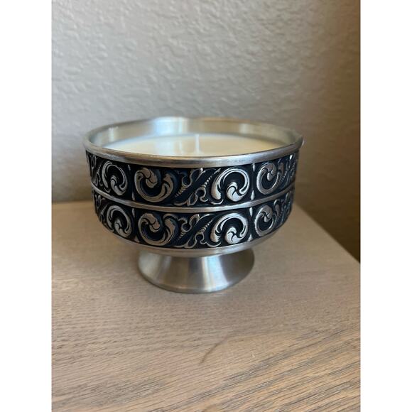 Soy Candle in Vaga Norsk Tinn Norwegian Pewter Footed Bowl - Picture 2 of 5